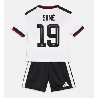 Billige Fotballdrakt Tyskland Leroy Sane #19 Replika Hjemmedraktsett Barn VM 2026 Kortermet (med bukser)